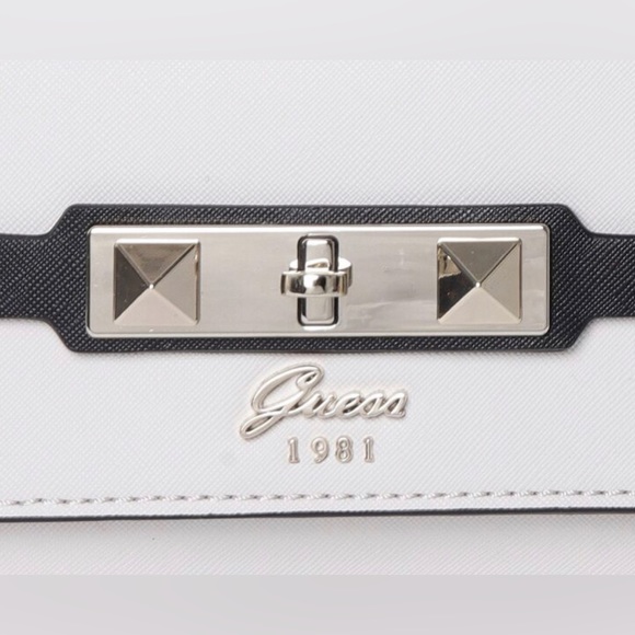 NWOT- Guess Cherie Convertible Flap Crossbody - Picture 5 of 15